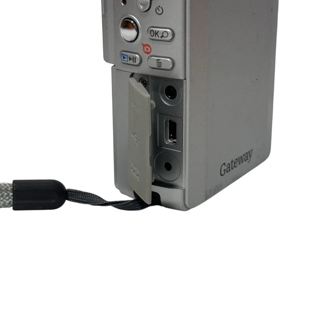 Gateway DV-S20 Digital Mpeg4 Camcorder 2.1 Mega Pixels